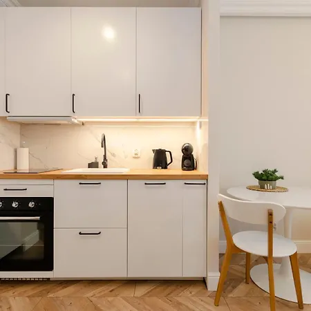 Apartment Sky Home-sun -manufaktura, Bezplatny Parking, Dostep Na Kod Lodz